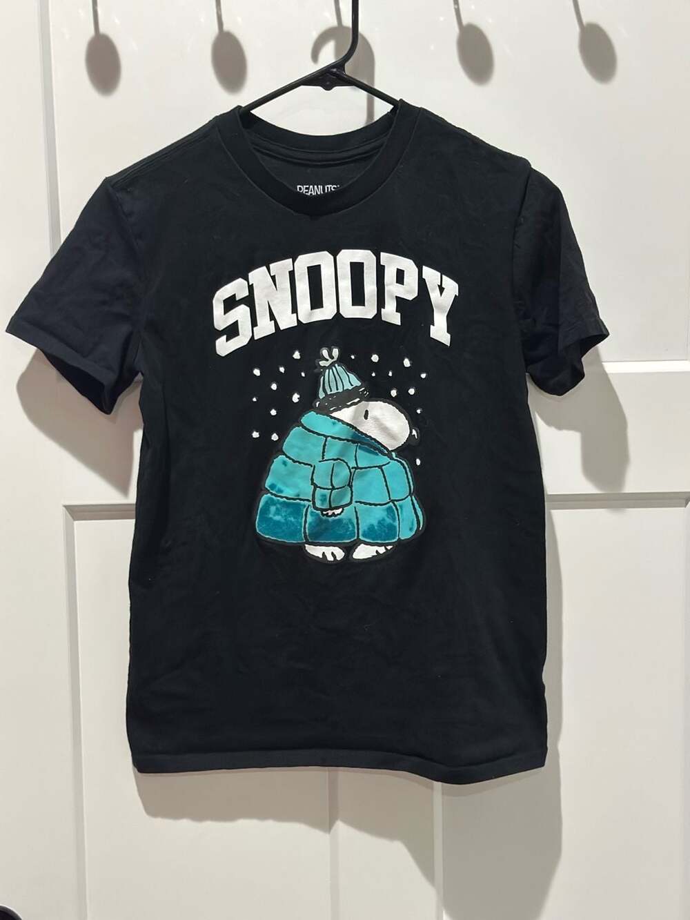 Peanuts Snoopy Winter Graphic T-Shirt Black Size XS